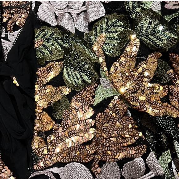 BNWT Anthropologie V-Neck Floral Embroidered Sequin Mini Dress Black Motif - Picture 5 of 6